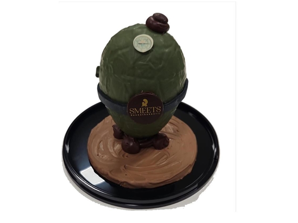 Green egg in stolp